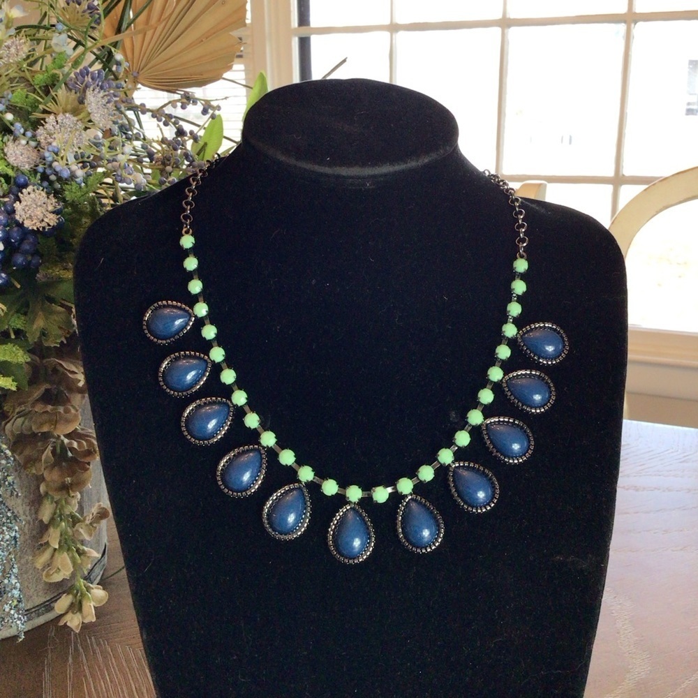 NWOT Regal Glam Blue & Green Rhinestone Statement Princess Necklace